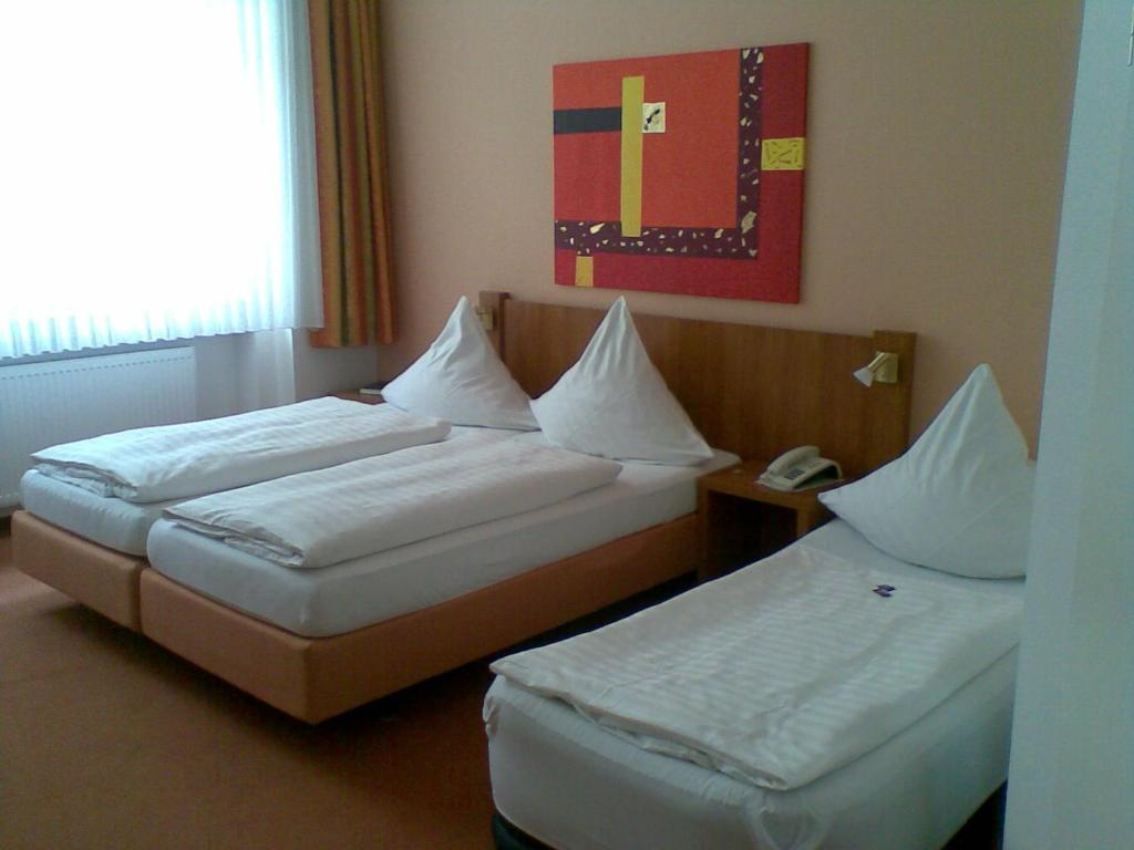 Hotel Zur Krone 부퍼탈 객실 사진